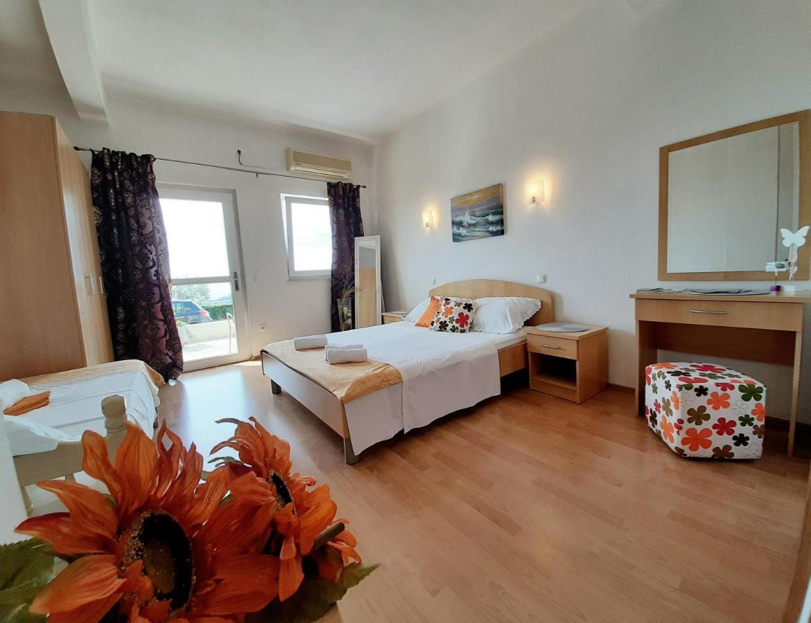 Apartments Akmadzic Makarska Exterior foto