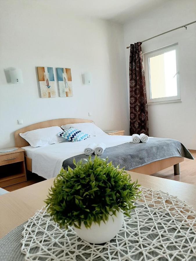 Apartments Akmadzic Makarska Exterior foto